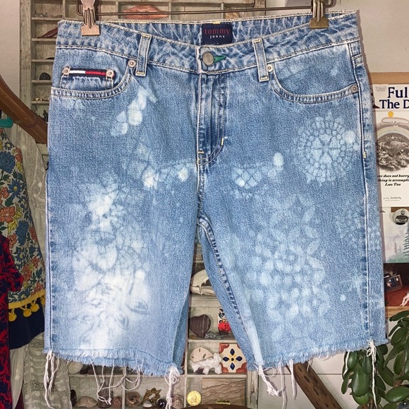 Upcycled vintage Tommy Hilfiger cut off denim shorts : OOAK dyed distressed : - Picture 5 of 16